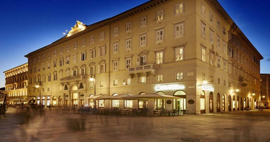Tergesteo Palace Suite Триест Екстериор снимка